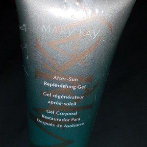 Mary Kay After sun Replenishing gel. New Sealed.